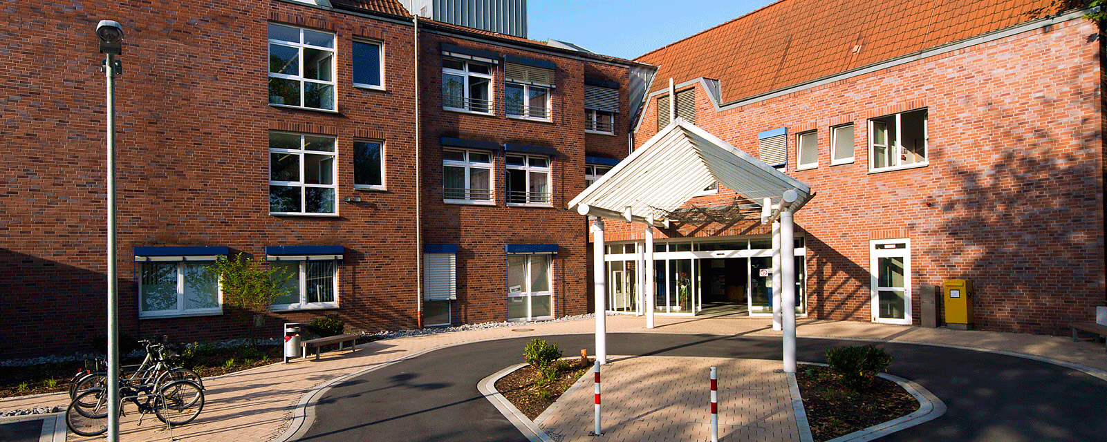 Foto: Eingang Kath. Krankenhaus Dortmund-West